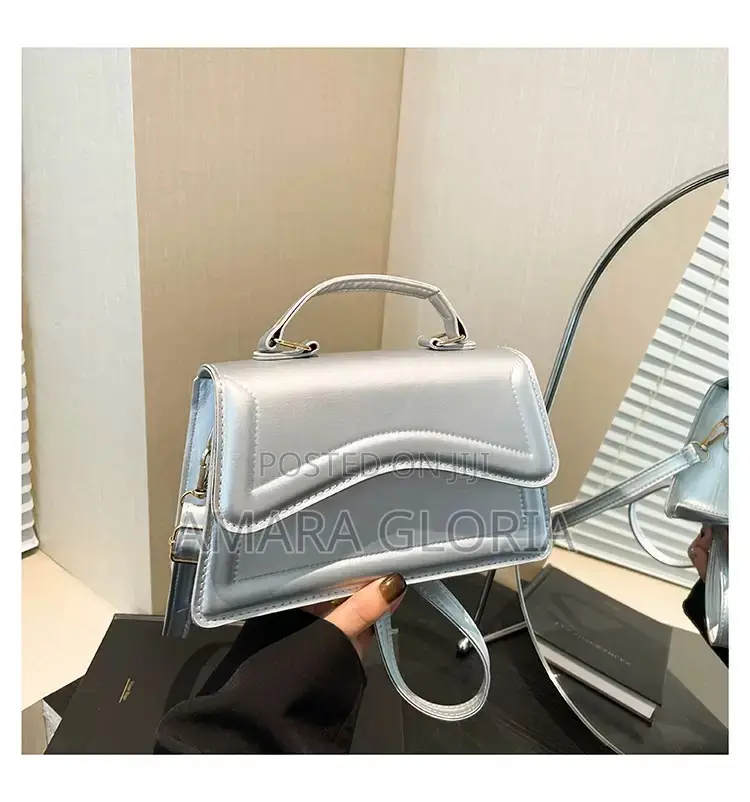 Crossbody Bag Fashionable Texture Solid Color Small Square Bag.
