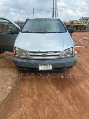 Toyota Sienna 1999 Silver