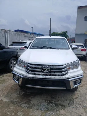Toyota Hilux 2018 White