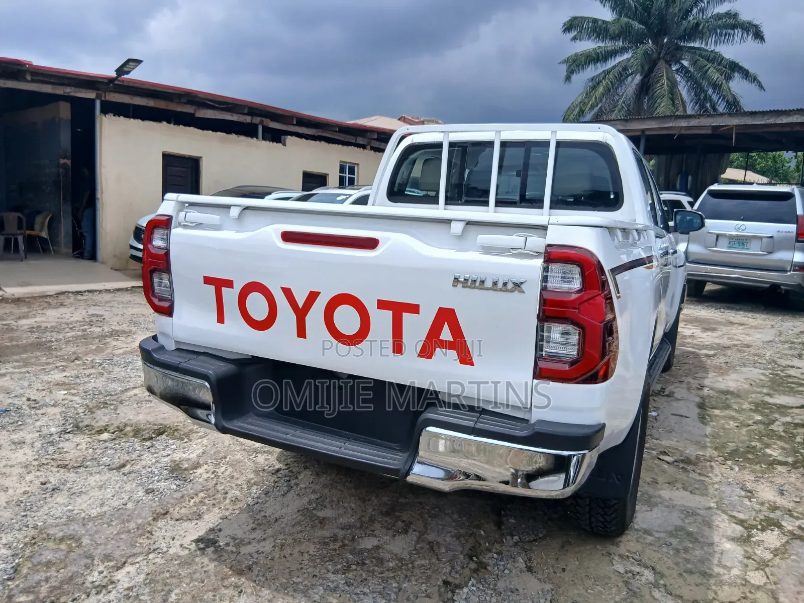 Toyota Hilux 2018 White