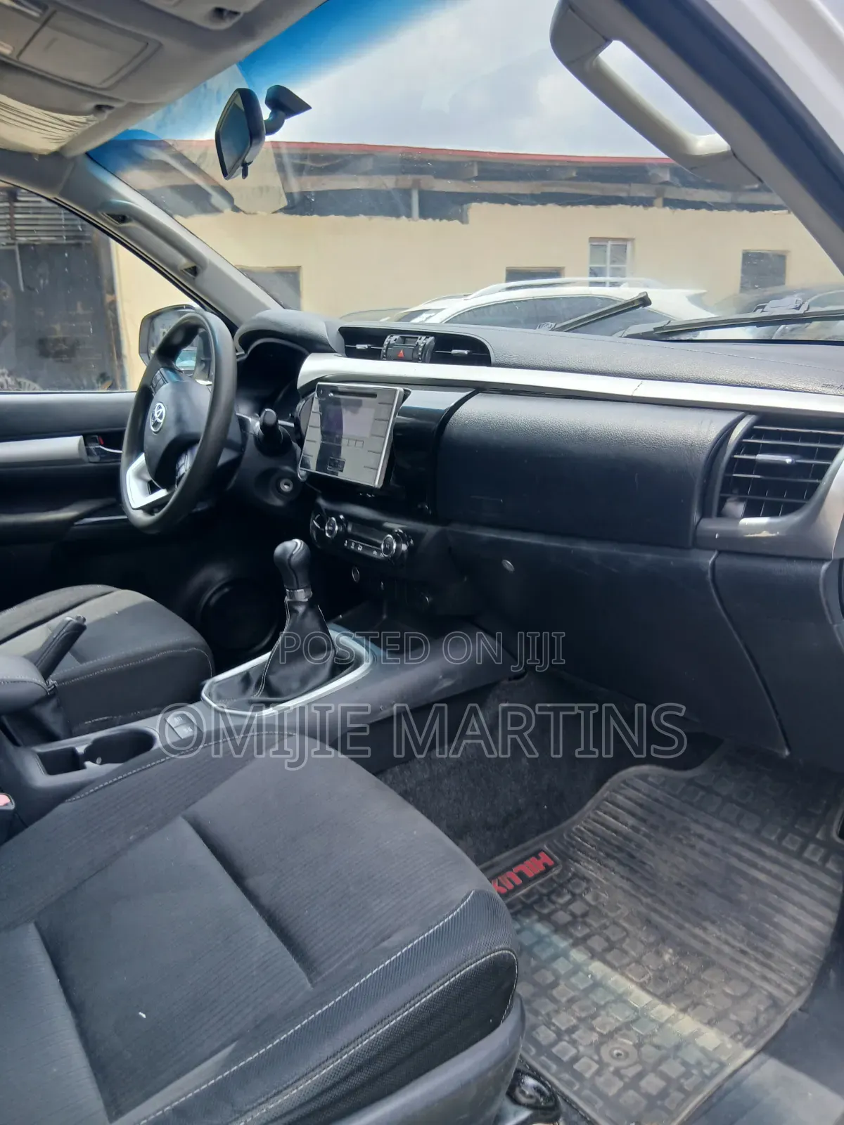 Toyota Hilux 2018 White