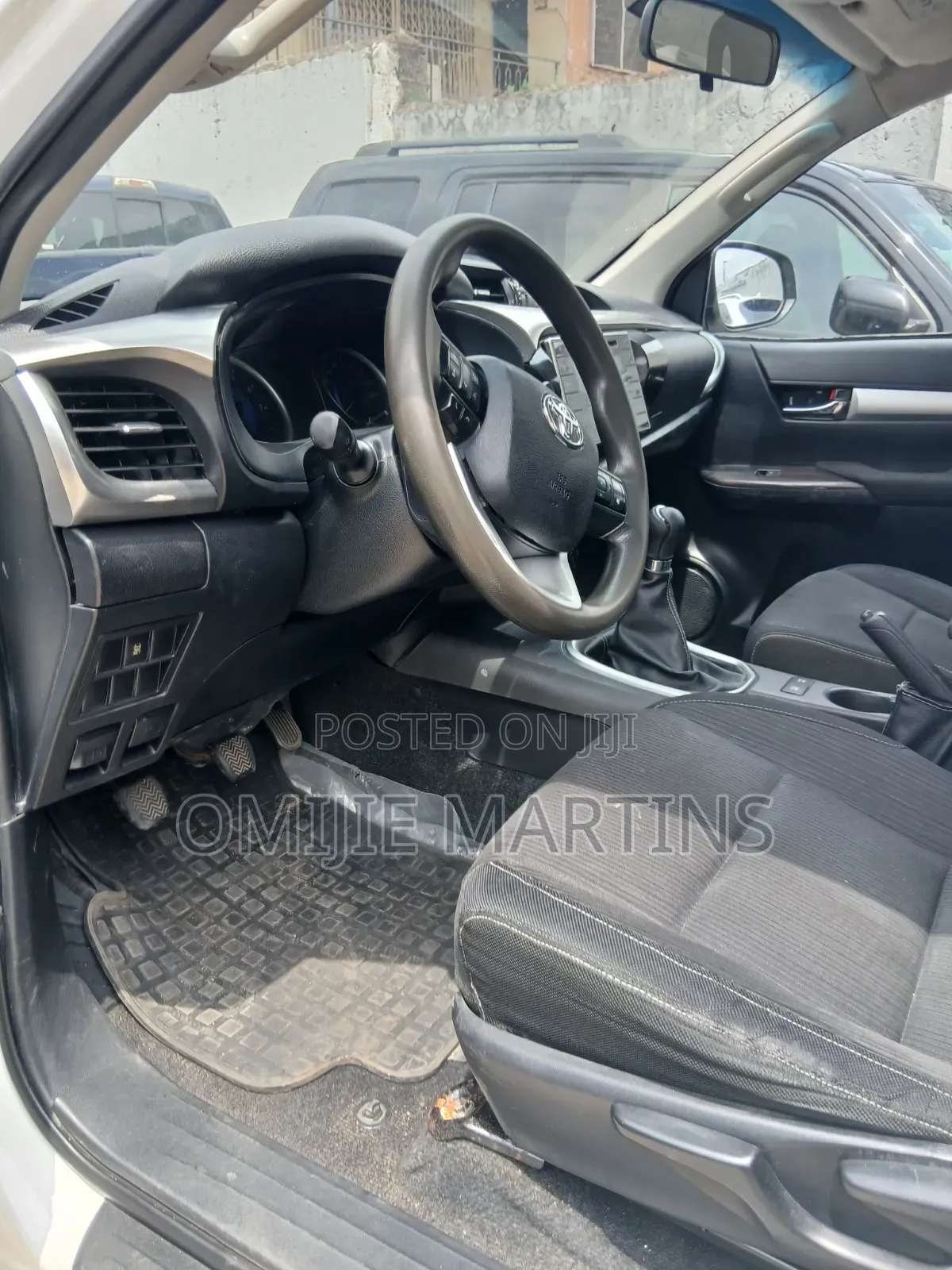Toyota Hilux 2018 White