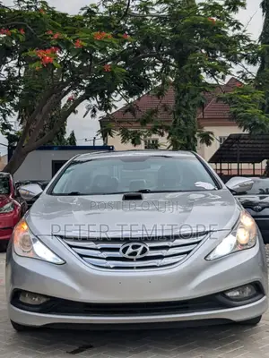 Hyundai Sonata SE 2.0T Sedan FWD (2.0L 4cyl 6A) 2013 Silver