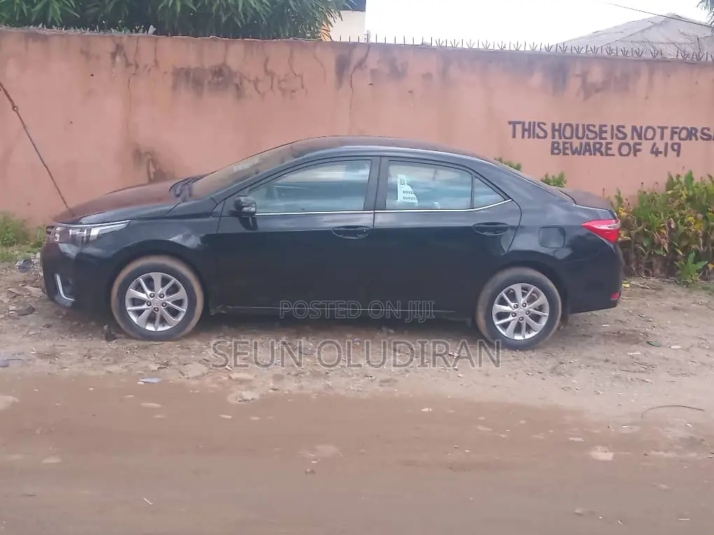 Toyota Corolla 2014 Black
