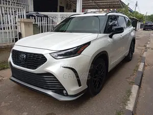 Toyota Highlander 2021 White