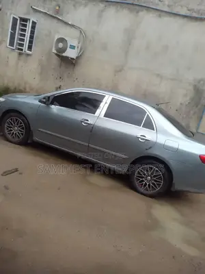 Toyota Corolla LE 4dr Sedan (1.8L 4cyl 4A) 2010 Gray