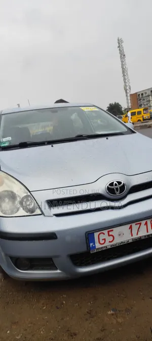 Toyota Avensis Verso 2005 Blue
