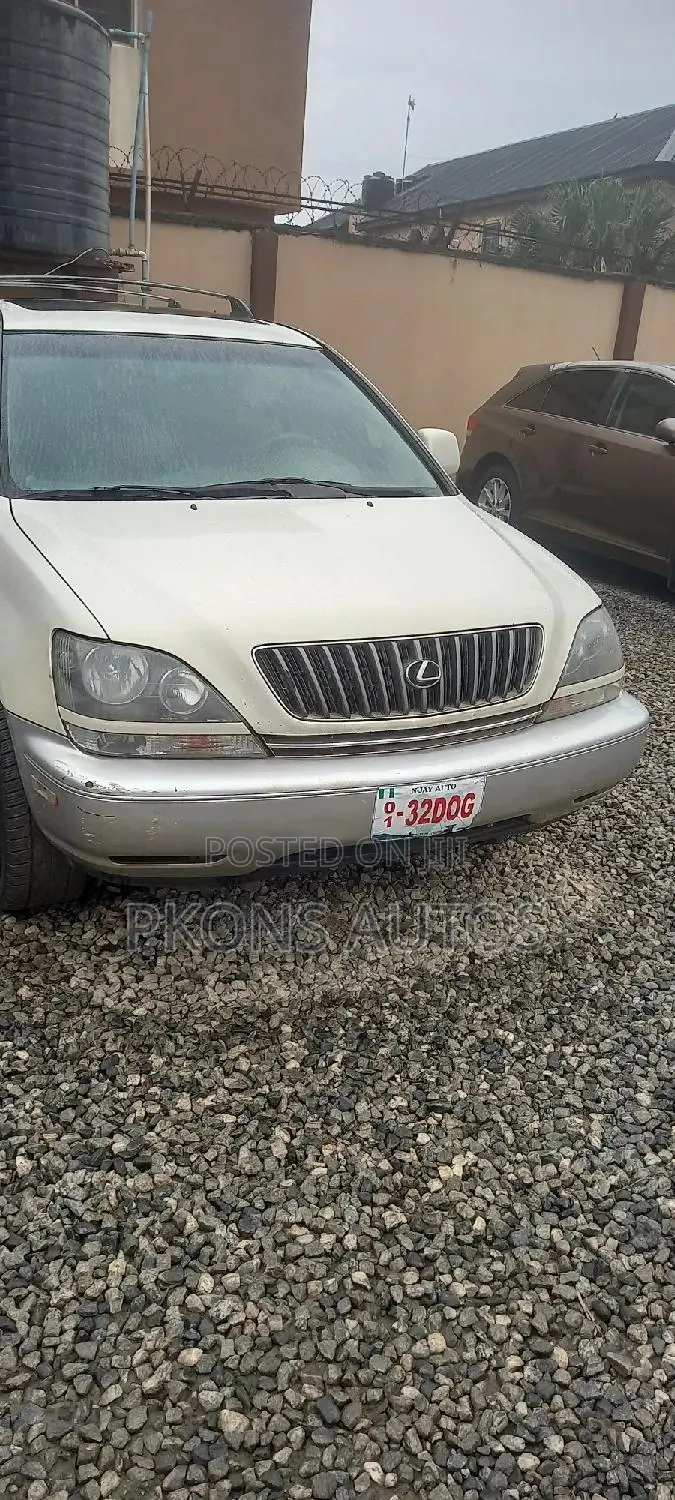 Lexus RX 2000 White
