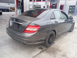 Mercedes-Benz C300 2011 Black