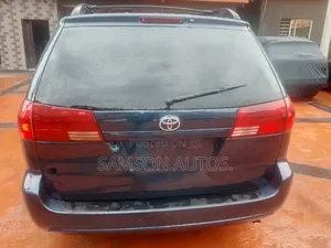Toyota Sienna 2005 Blue