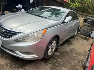 Hyundai Sonata GLS Sedan FWD (2.4L 4cyl 6A) 2012 Gray