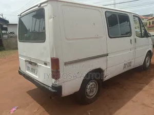 Ford Transit 2000 White