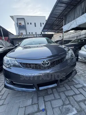 Toyota Camry SE 4dr Sedan (2.5L 4cyl 6A) 2013 Gray