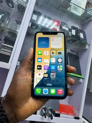 Apple iPhone 11 64 GB Black