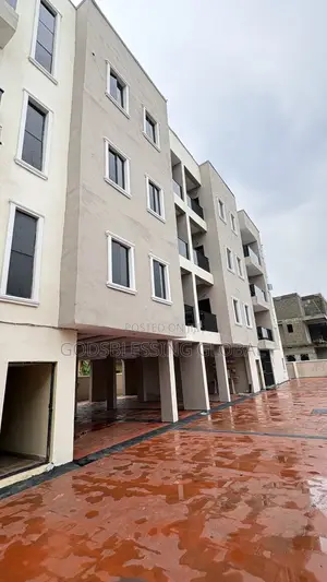 2bdrm Apartment in Club Road, Lagos State for sale