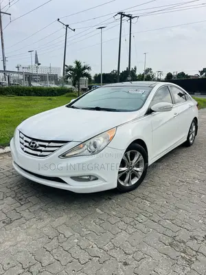 Hyundai Sonata Limited Sedan FWD (2.4L 4cyl 6A) 2012 White