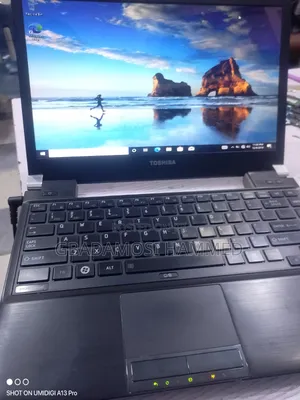 Laptop Toshiba Portege R830 6GB Intel Core i5 HDD 320GB