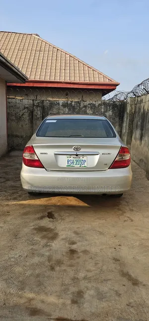 Toyota Camry LE V6 4dr Sedan (3.0L 6cyl 5A) 2004 Silver