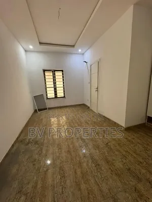 1bdrm Shared Apartment in Royal Pine Estate, Lekki Phase 2 for rent