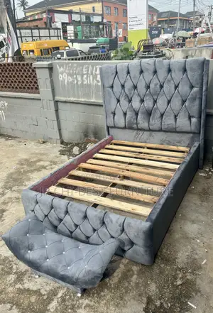 Quality 6 by 6 Tufted Padded Bedframe
