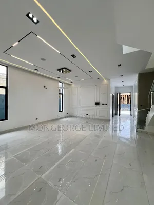 4bdrm Duplex in Chevron for rent