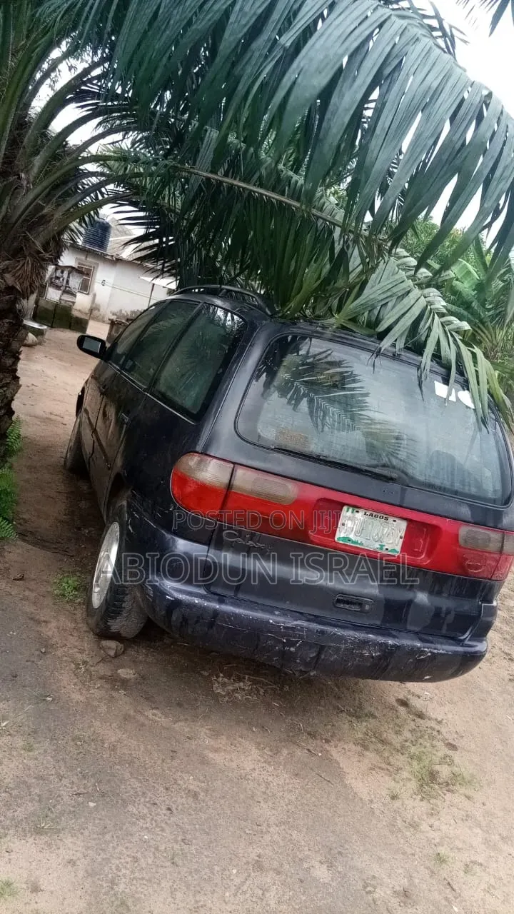 Ford Husky 2000