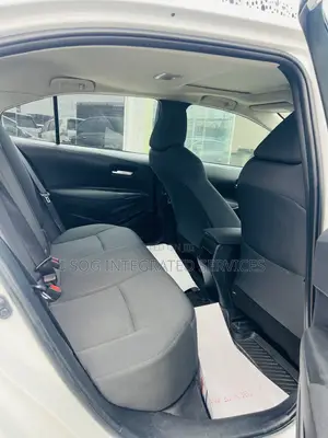 Toyota Corolla LE 2021 White