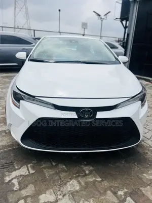 Toyota Corolla LE 2021 White