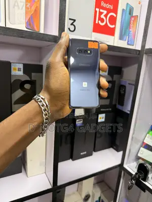 Samsung Galaxy S10e 128 GB Black