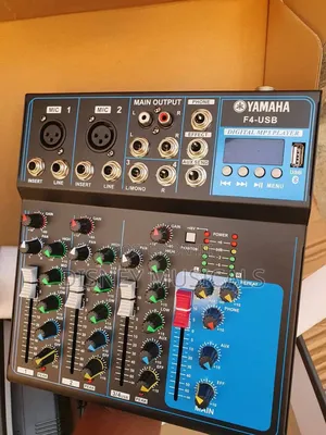 Yamaha F4 4 Channels Mixing Console
