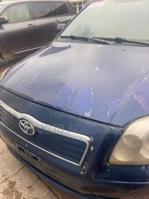 Toyota Avensis 2005 Blue