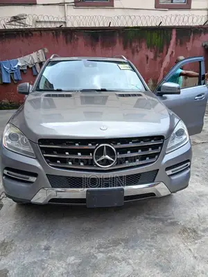 Mercedes-Benz M Class ML350 4MATIC 4dr SUV AWD (3.5L 6cyl 7A) 2014 Gray