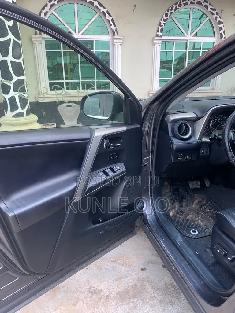 Toyota RAV4 2014 Gray
