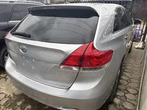 Toyota Venza Limited 2011 Silver