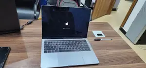 Laptop Apple MacBook Pro 2017 256GB Intel Pentium SSD 256GB