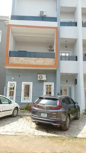 4bdrm Townhouse / Terrace in Peachville Estate, Kaura for rent
