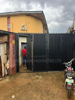 4bdrm Block of Flats in Off  Orisunbare Road for sale