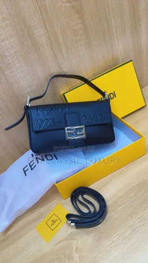 Top Notch Luxury Women's Handbags Fendi Well Banded Package