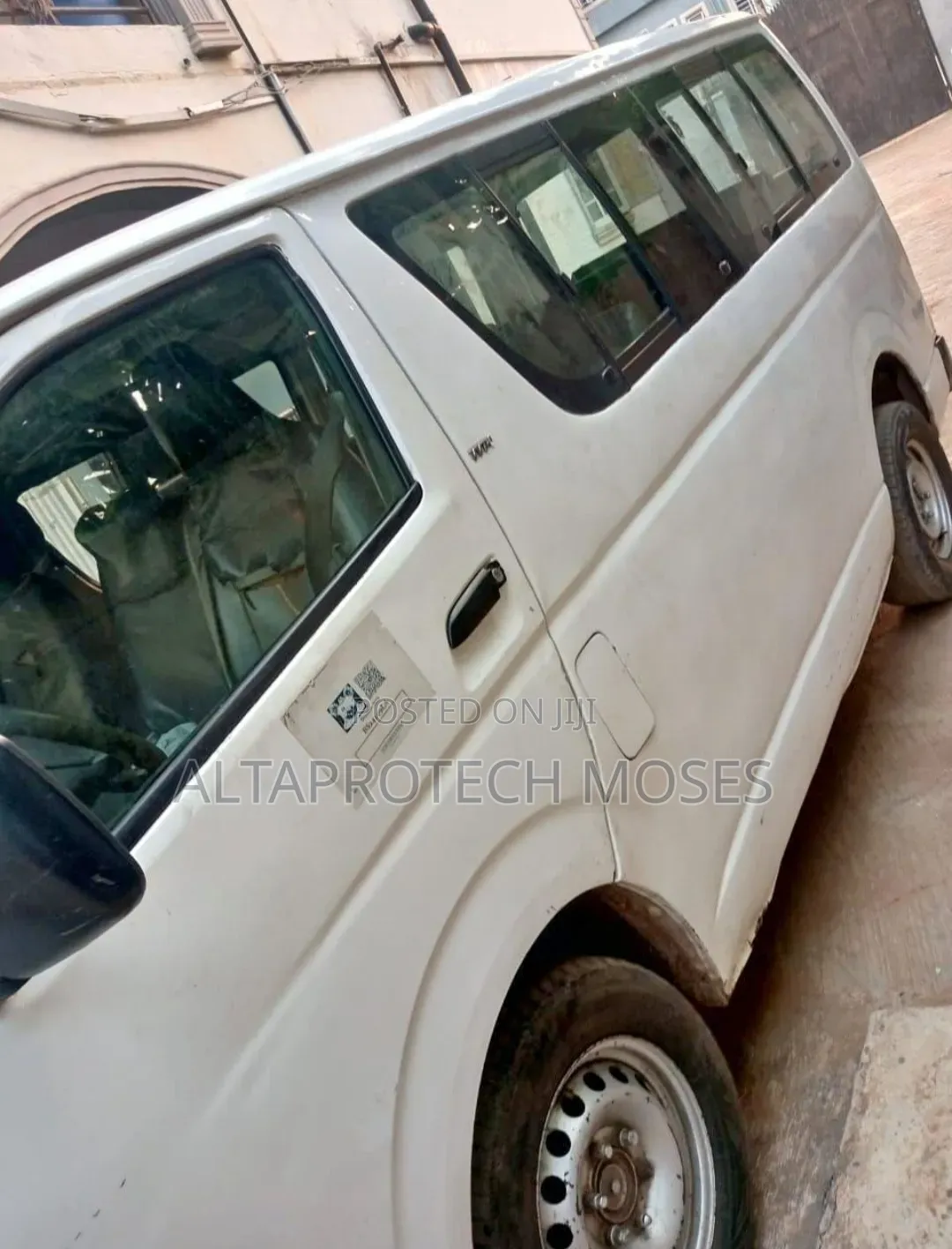 Toyota HiAce 2005 White