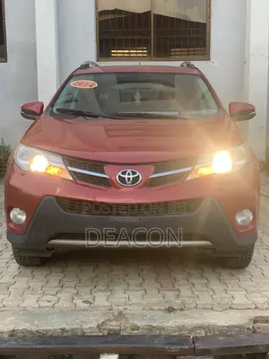 Toyota RAV4 XLE 4dr SUV AWD (2.5L 4cyl 6A) 2014 Red