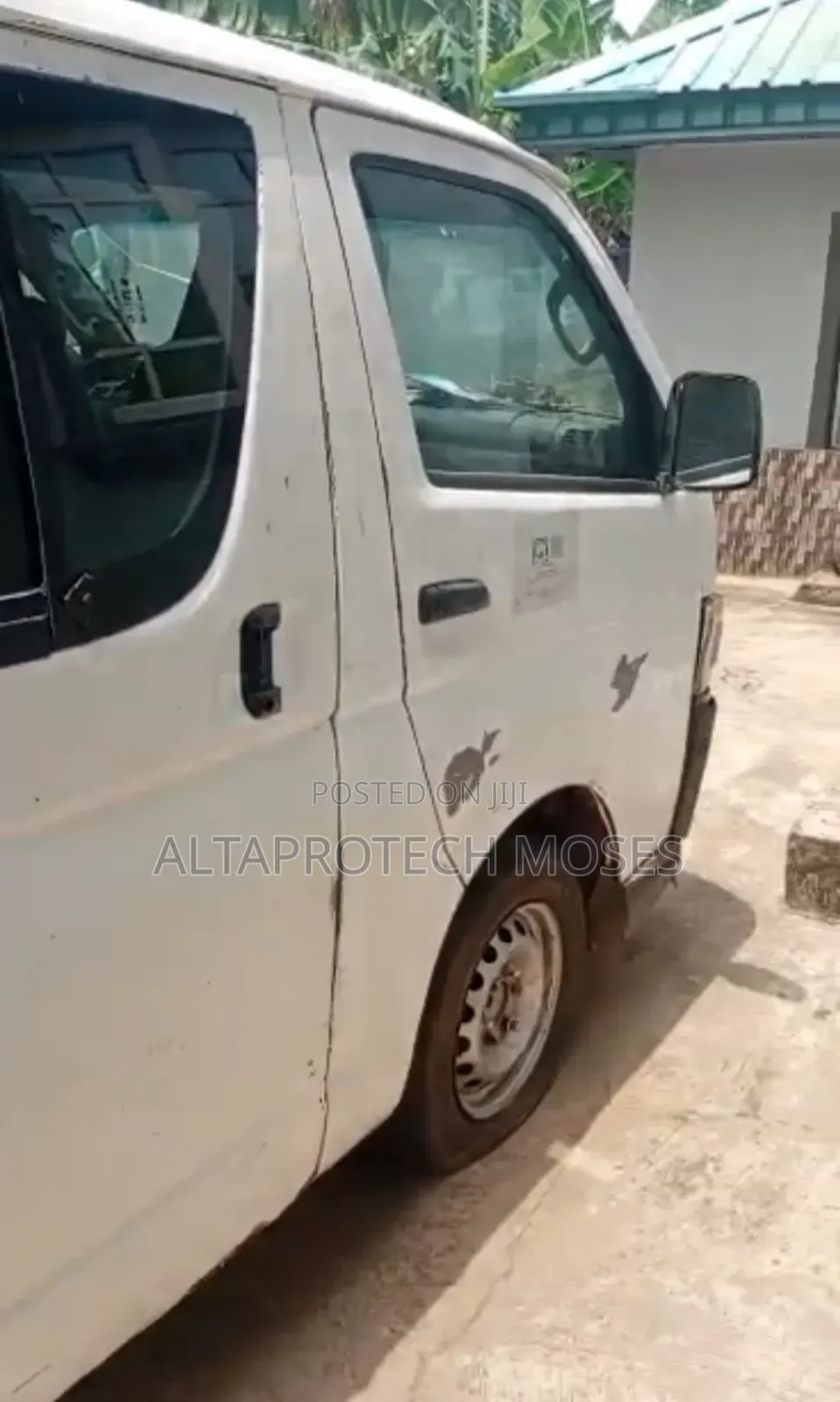 Toyota HiAce 2005 White