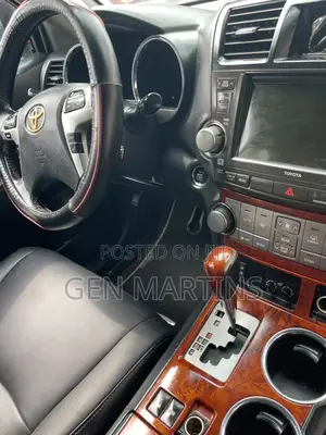 Toyota Highlander 2012 Brown