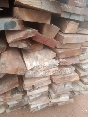 Strong Efficient Woods