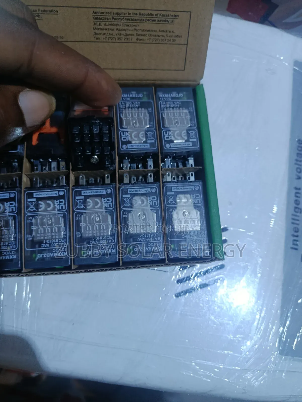 Schneide Pin Relay
