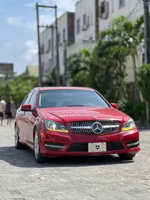 Mercedes-Benz C250 2013 Red
