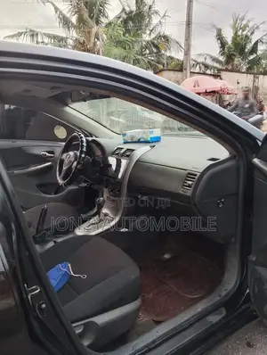 Toyota Corolla 2010 Black
