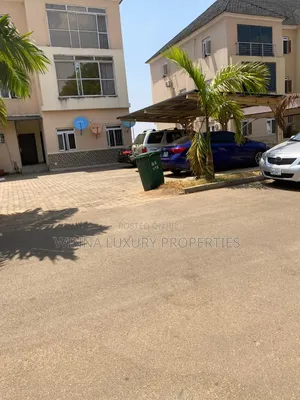 5bdrm Duplex in Gaduwa for sale
