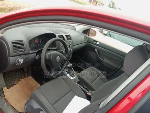 Volkswagen Golf 2.0 FSI Comfortline 2006 Red