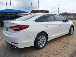 Hyundai Sonata Base Sedan FWD (2.4L 4cyl 6A) 2016 White