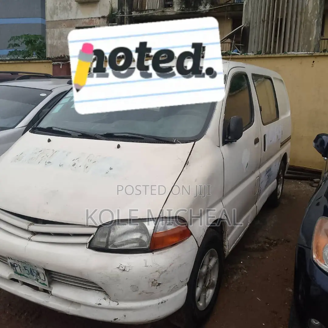 Toyota HiAce 1998 White